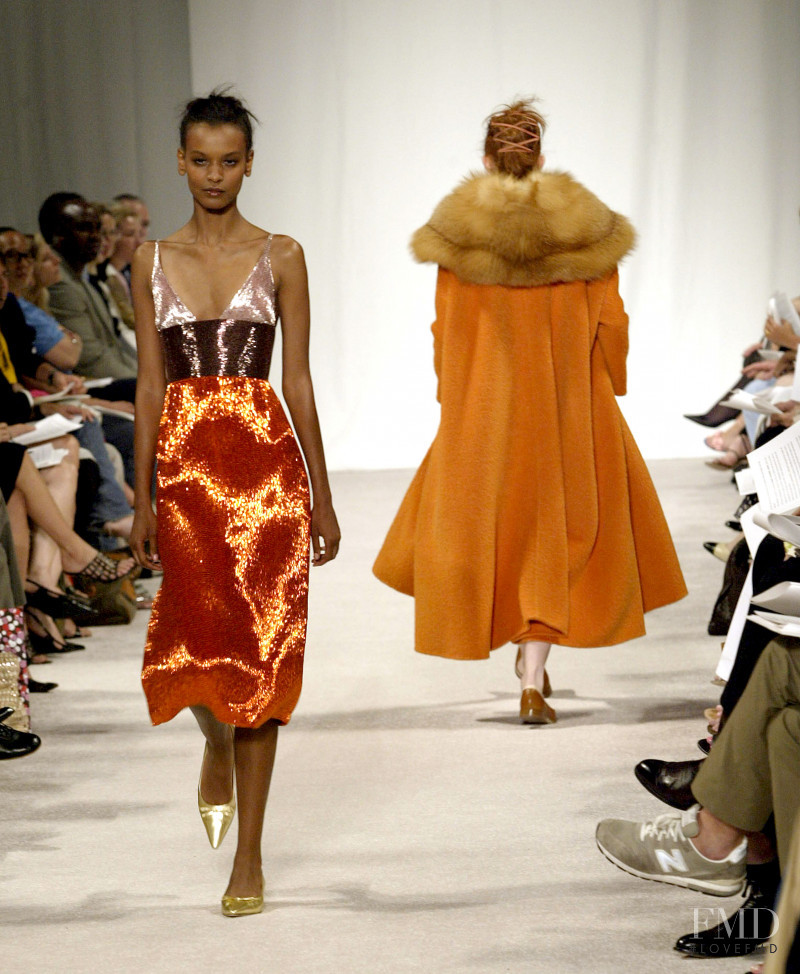 Liya Kebede featured in  the Isaac Mizrahi fashion show for Autumn/Winter 2004