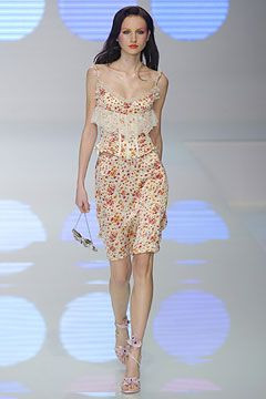 Valentino fashion show for Spring/Summer 2004