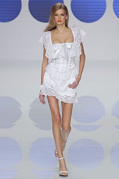Valentino fashion show for Spring/Summer 2004