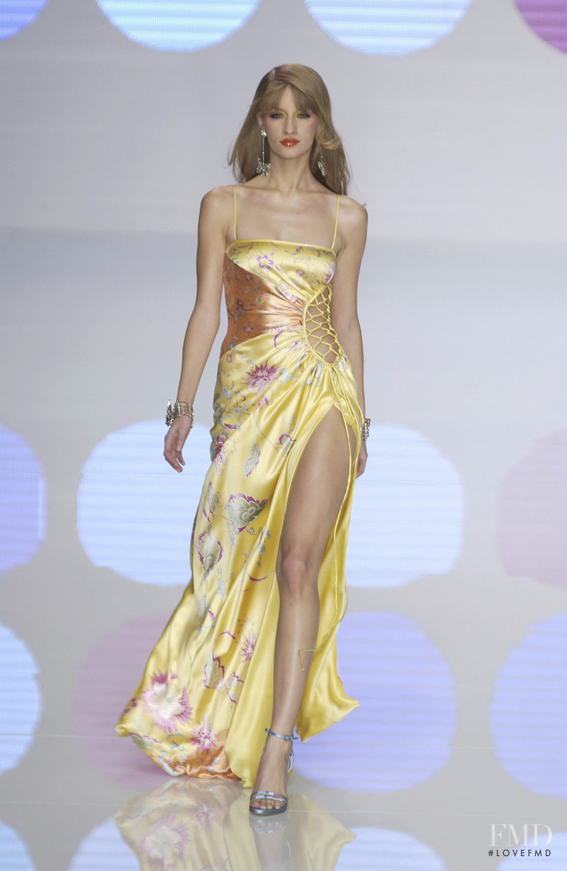 Linda Vojtova featured in  the Valentino fashion show for Spring/Summer 2004
