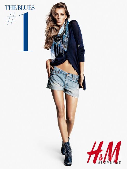 Daria Werbowy featured in  the H&M Denim advertisement for Spring/Summer 2010