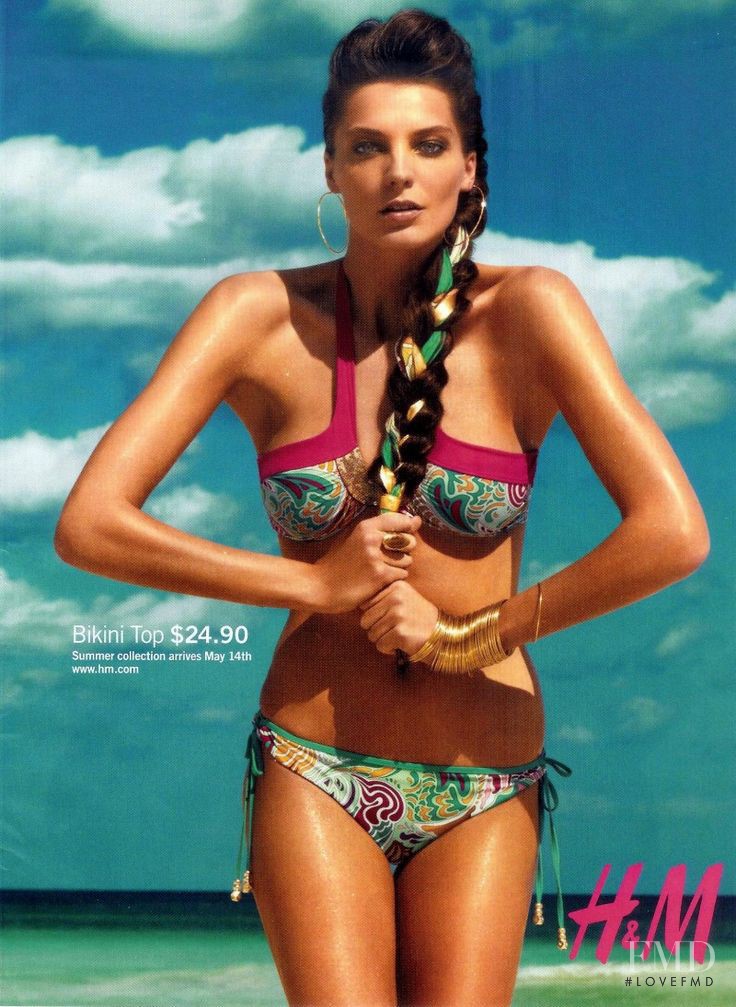 Daria Werbowy featured in  the H&M x Matthew Williamson  advertisement for Summer 2009