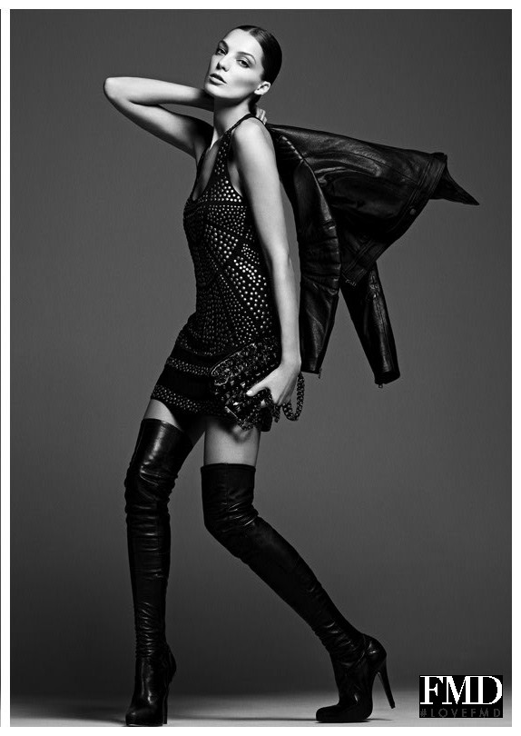 Daria Werbowy featured in  the Forum advertisement for Autumn/Winter 2009