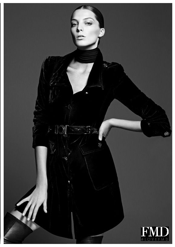 Daria Werbowy featured in  the Forum advertisement for Autumn/Winter 2009