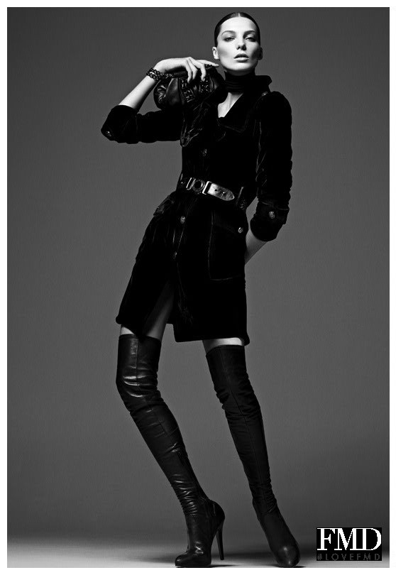 Daria Werbowy featured in  the Forum advertisement for Autumn/Winter 2009