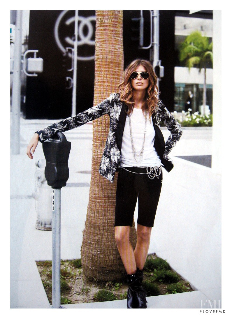 Daria Werbowy featured in  the Chanel advertisement for Spring/Summer 2006