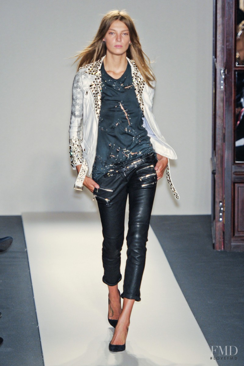 Daria Werbowy featured in  the Balmain fashion show for Spring/Summer 2011