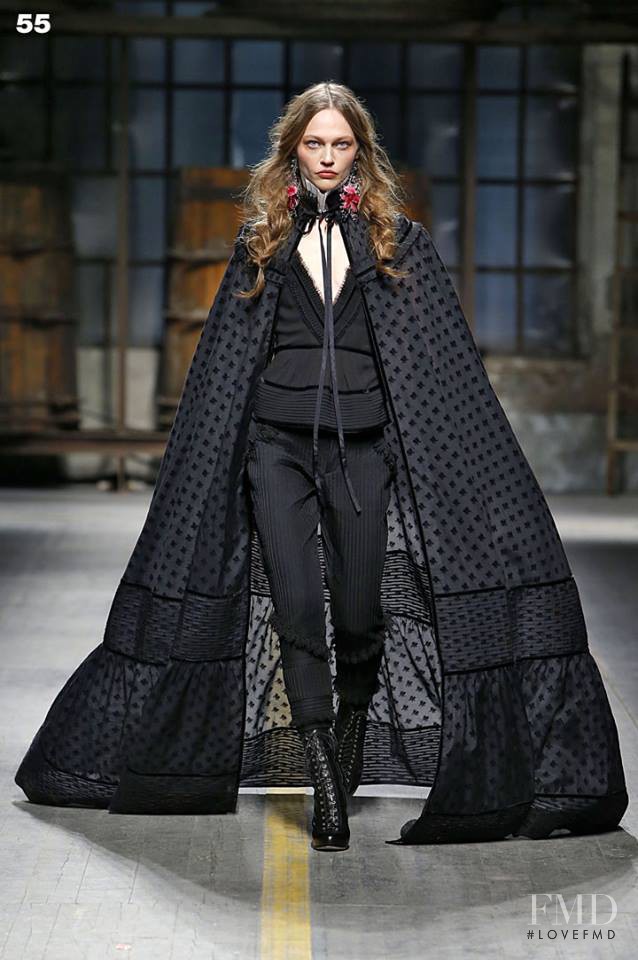 Sasha Pivovarova featured in  the DSquared2 fashion show for Autumn/Winter 2017
