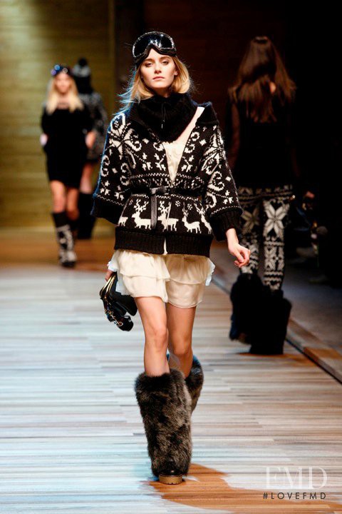 Kori Richardson featured in  the D&G fashion show for Autumn/Winter 2010