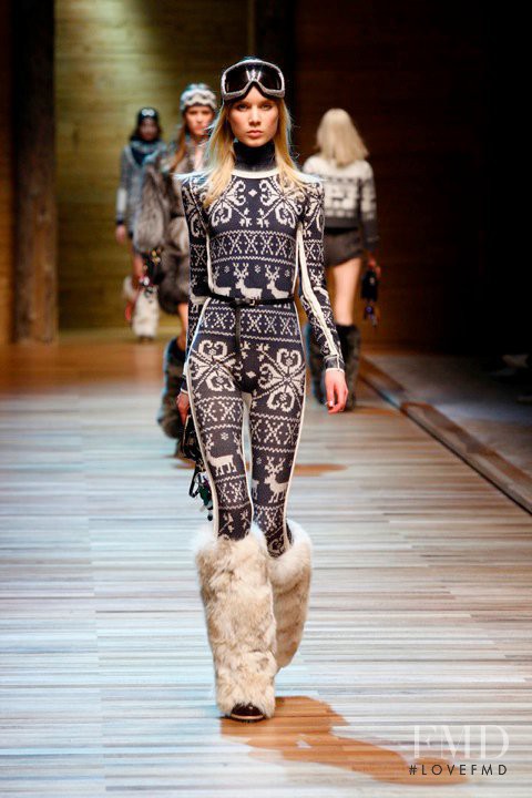 Elsa Sylvan featured in  the D&G fashion show for Autumn/Winter 2010