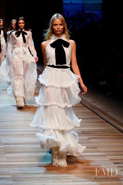 Natasha Poly featured in  the D&G fashion show for Autumn/Winter 2010
