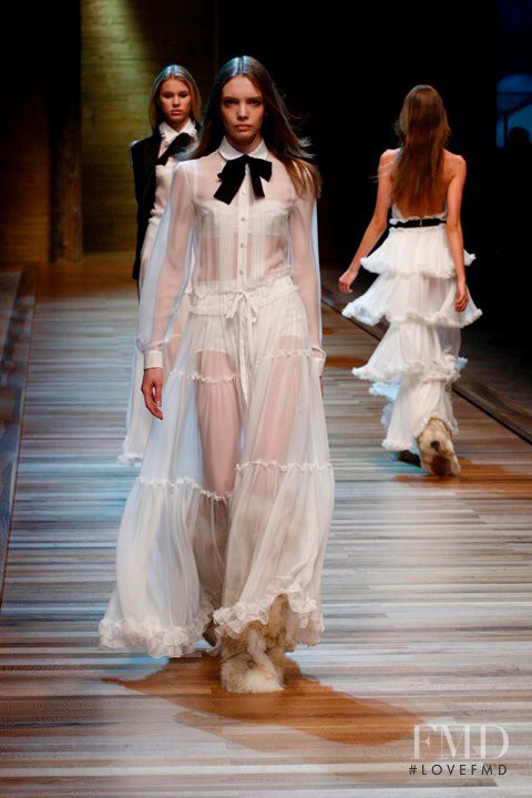 Sophie Srej featured in  the D&G fashion show for Autumn/Winter 2010