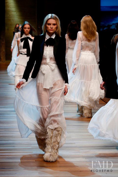 Elena Melnik featured in  the D&G fashion show for Autumn/Winter 2010