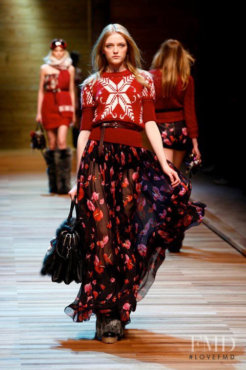 Vlada Roslyakova featured in  the D&G fashion show for Autumn/Winter 2010