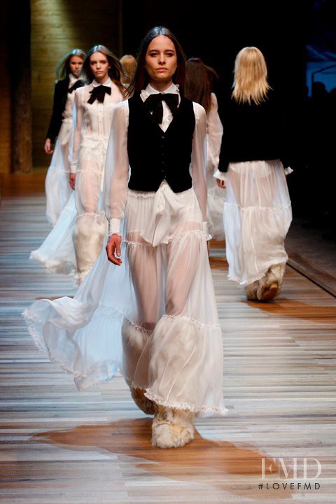 Vanessa Hegelmaier featured in  the D&G fashion show for Autumn/Winter 2010