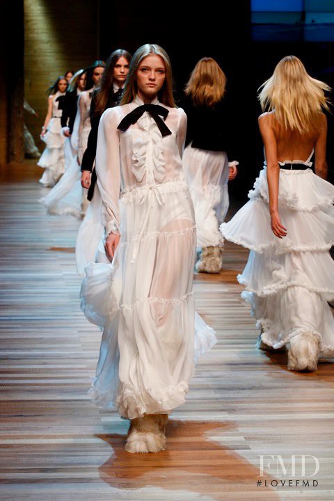 Vlada Roslyakova featured in  the D&G fashion show for Autumn/Winter 2010