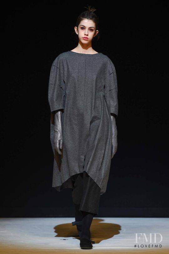 Mayka Merino featured in  the Hussein Chalayan fashion show for Autumn/Winter 2017