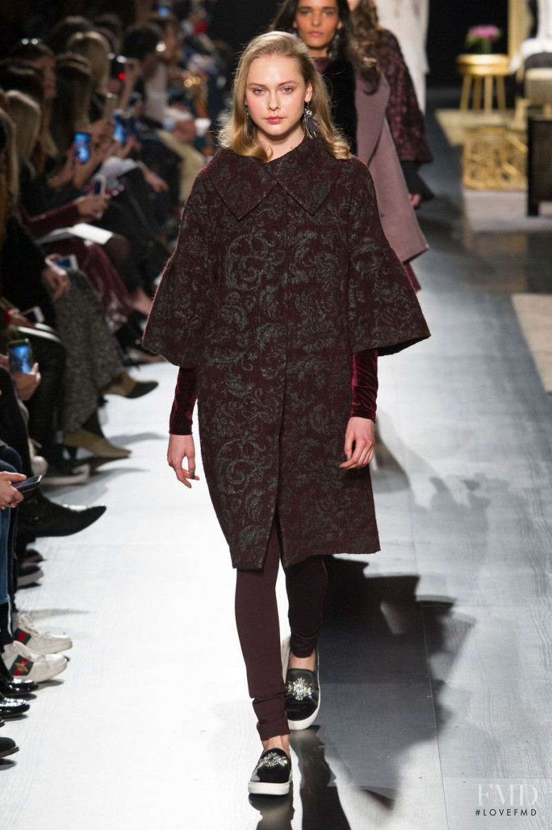 Badgley Mischka fashion show for Autumn/Winter 2017
