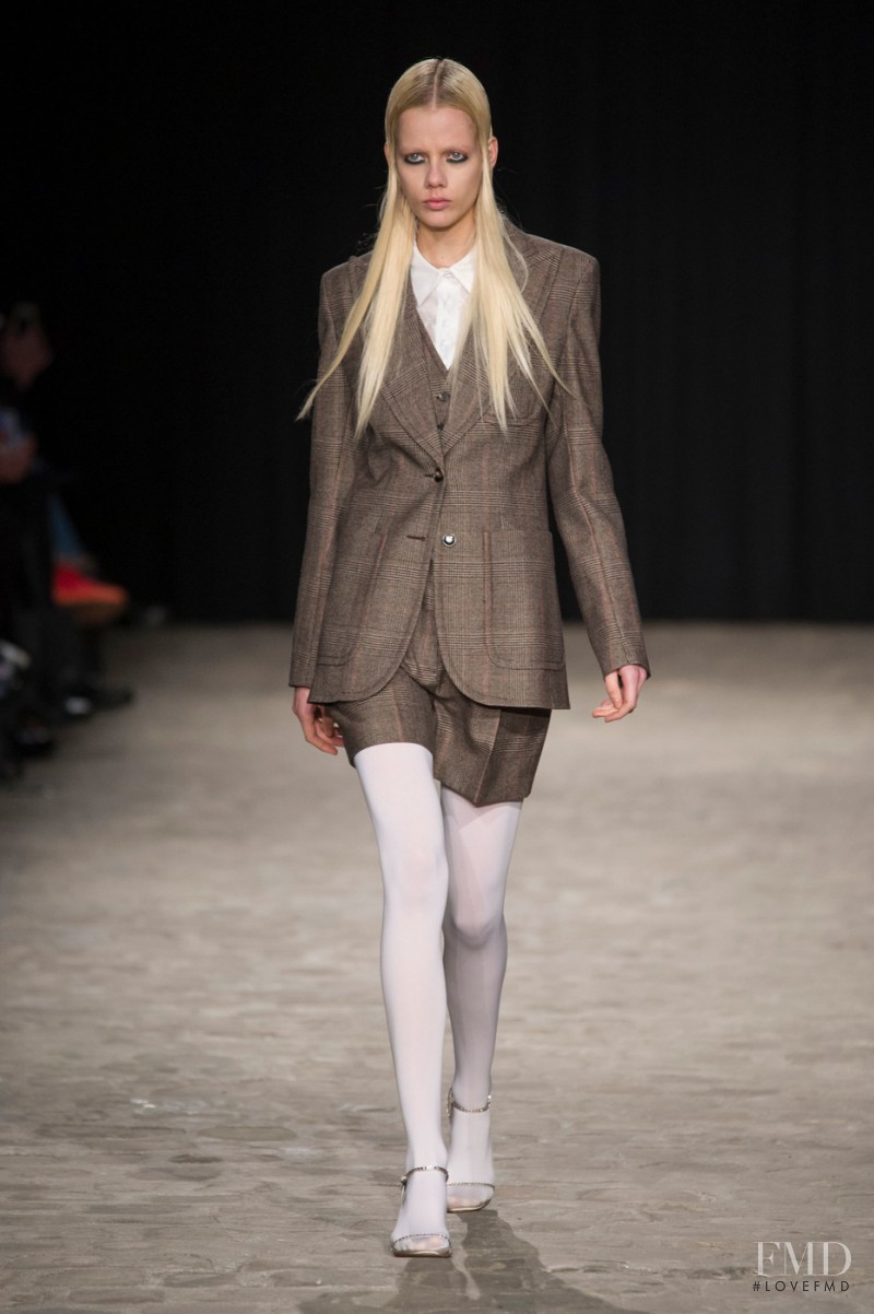 Veronique Branquinho fashion show for Autumn/Winter 2017