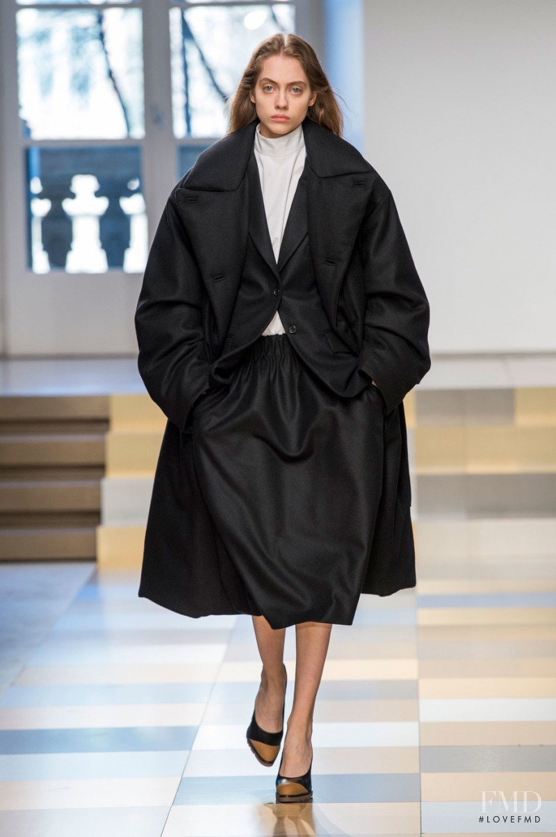 Odette Pavlova featured in  the Jil Sander fashion show for Autumn/Winter 2017