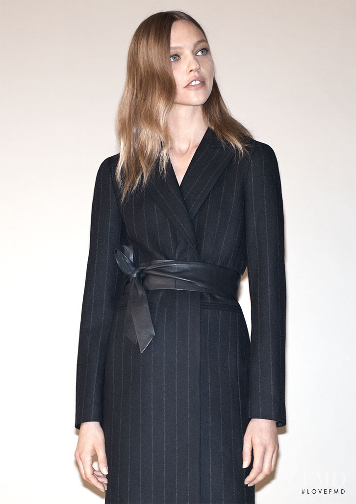 Sasha Pivovarova featured in  the Zara The Coat Edit lookbook for Autumn/Winter 2016