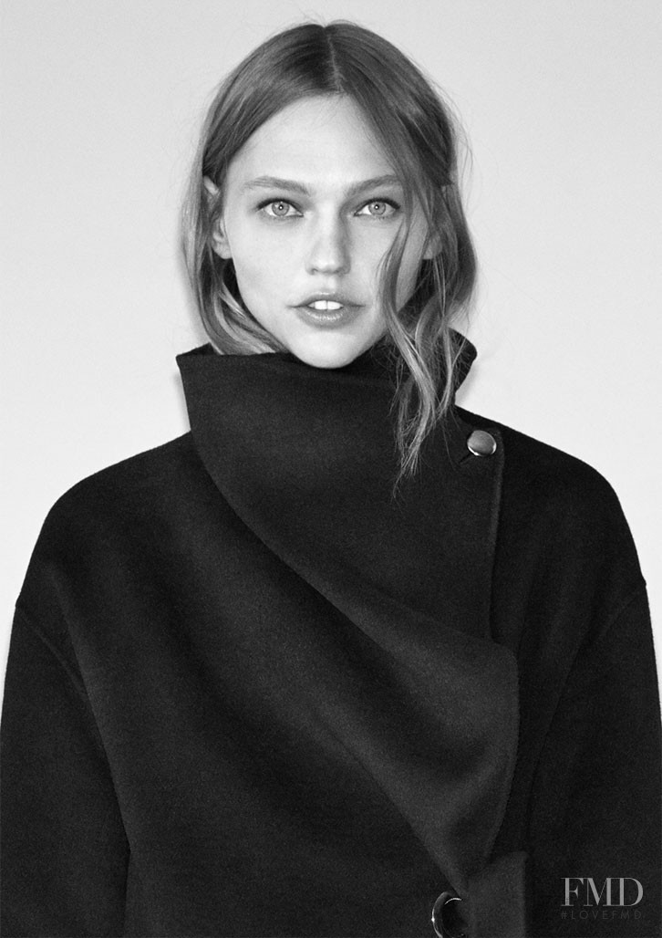 Sasha Pivovarova featured in  the Zara The Coat Edit lookbook for Autumn/Winter 2016