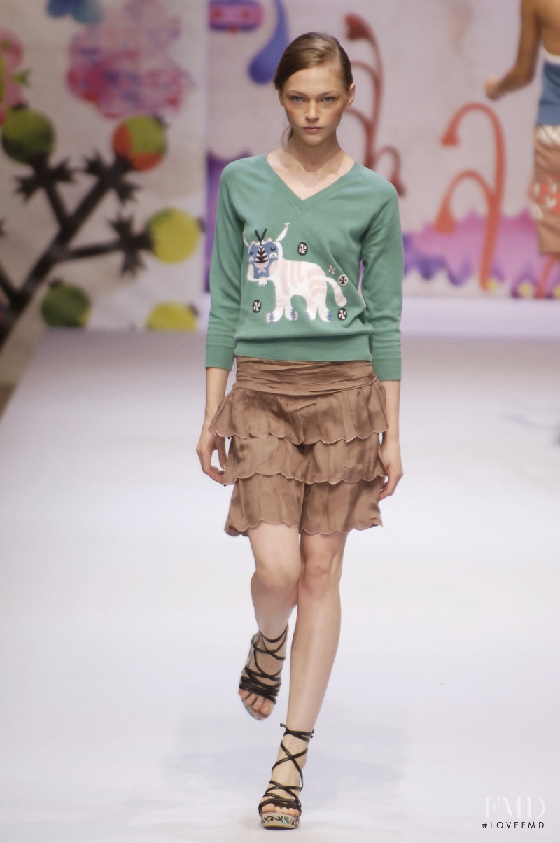 Sasha Pivovarova featured in  the Cacharel fashion show for Spring/Summer 2006