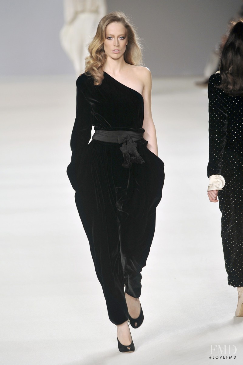 Raquel Zimmermann featured in  the Chloe fashion show for Autumn/Winter 2009