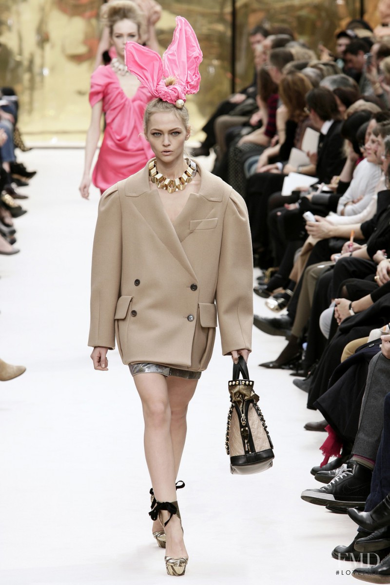 Sasha Pivovarova featured in  the Louis Vuitton fashion show for Autumn/Winter 2009
