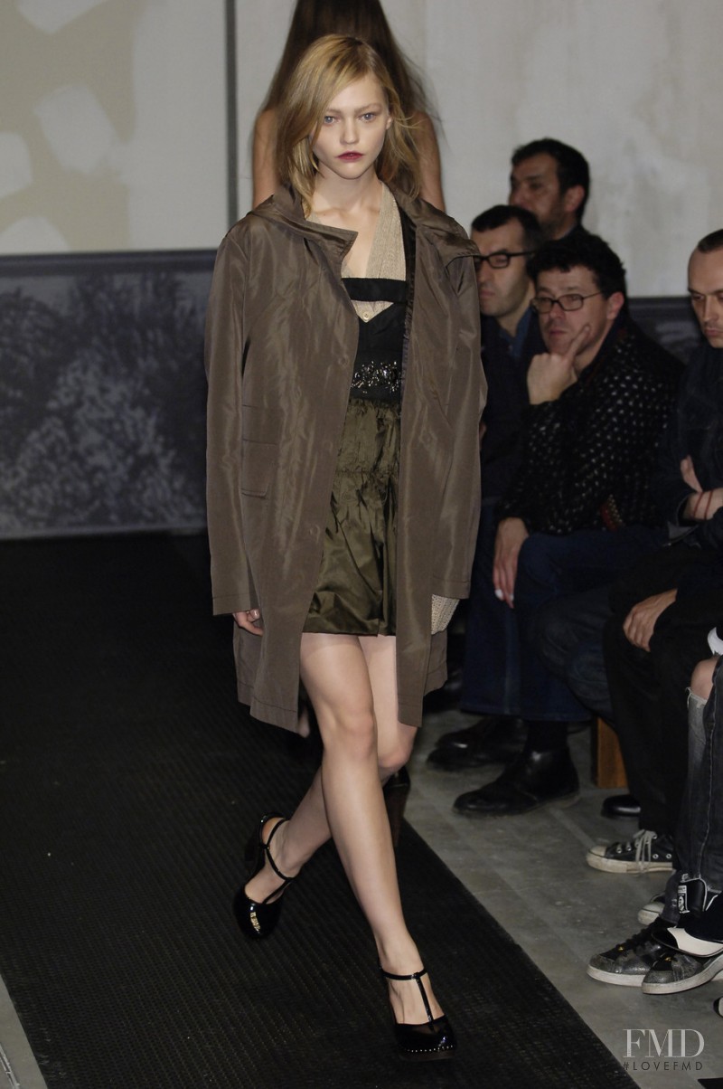 Sasha Pivovarova featured in  the Prada fashion show for Autumn/Winter 2006
