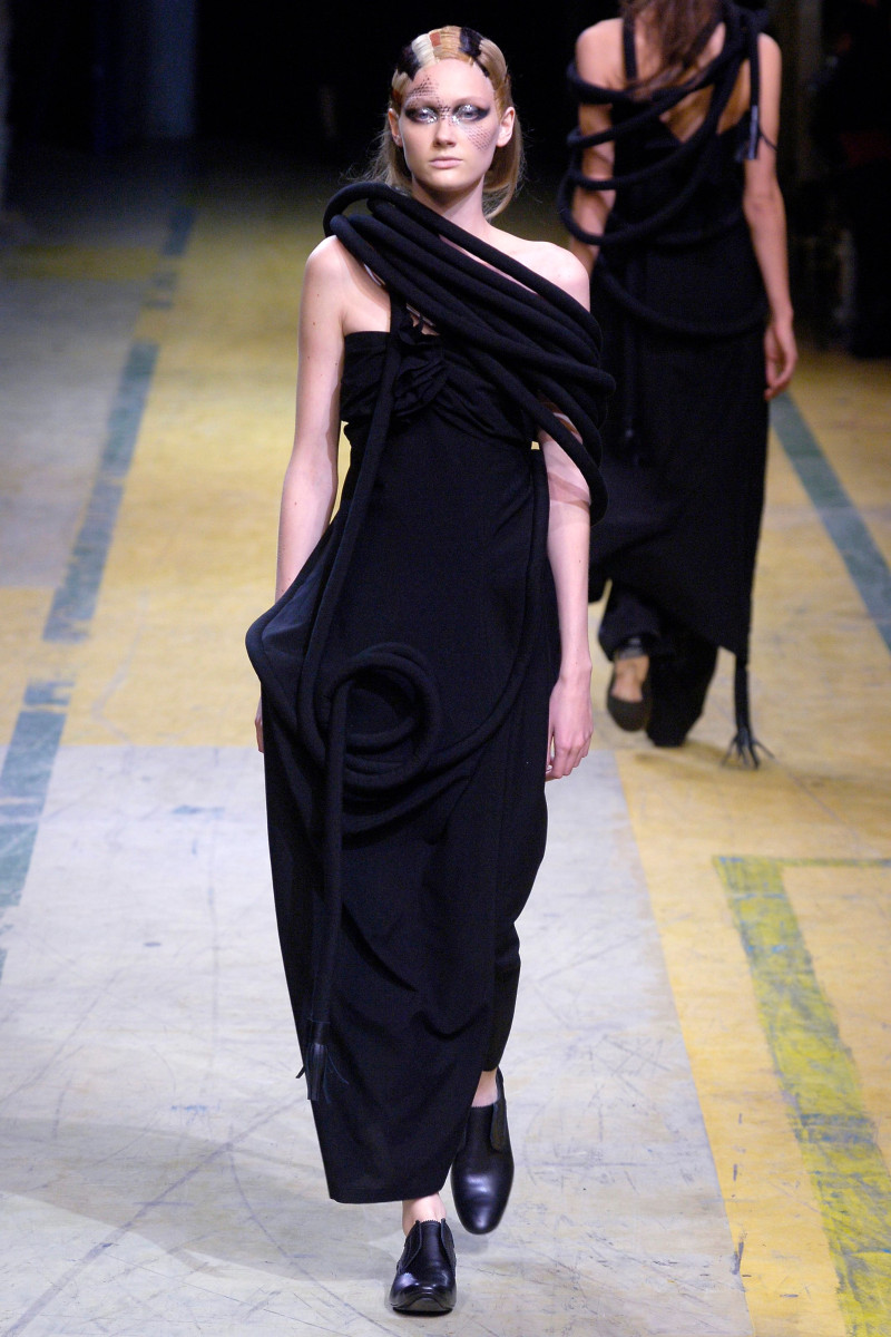 Yohji Yamamoto fashion show for Spring/Summer 2006