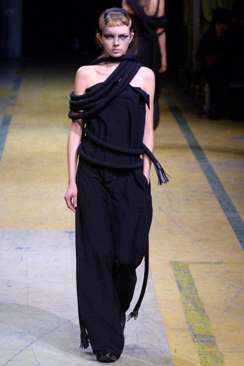 Yohji Yamamoto fashion show for Spring/Summer 2006