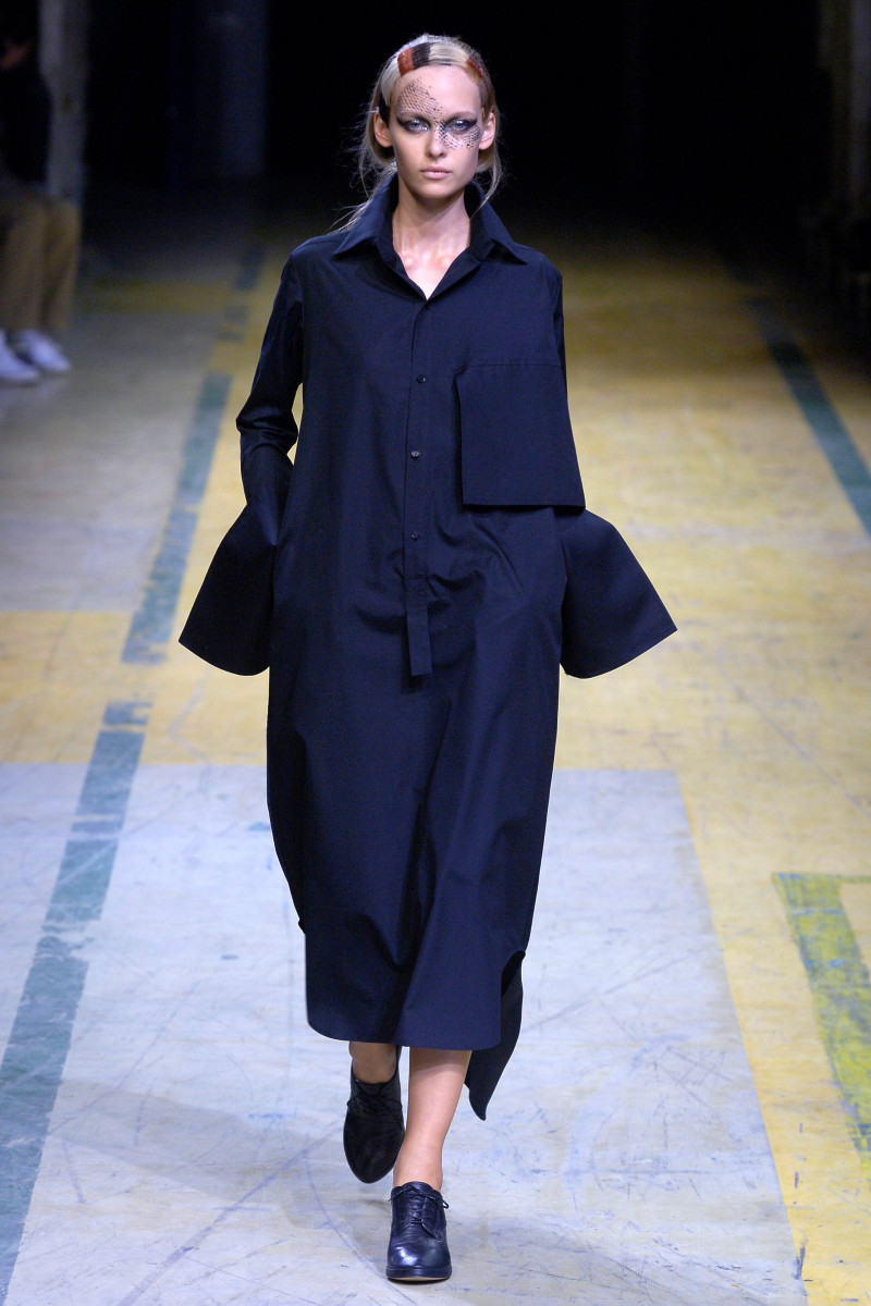 Yohji Yamamoto fashion show for Spring/Summer 2006