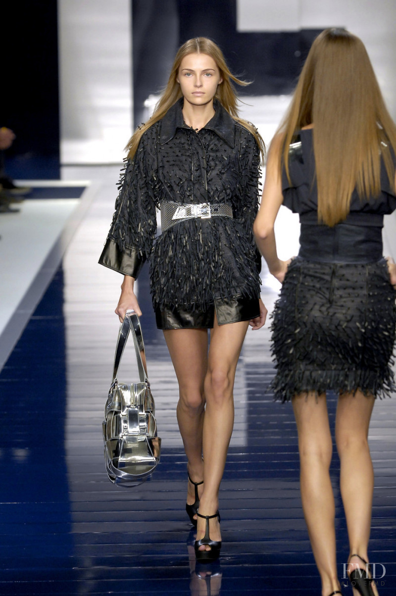 Valentina Zelyaeva featured in  the Fendi fashion show for Spring/Summer 2007