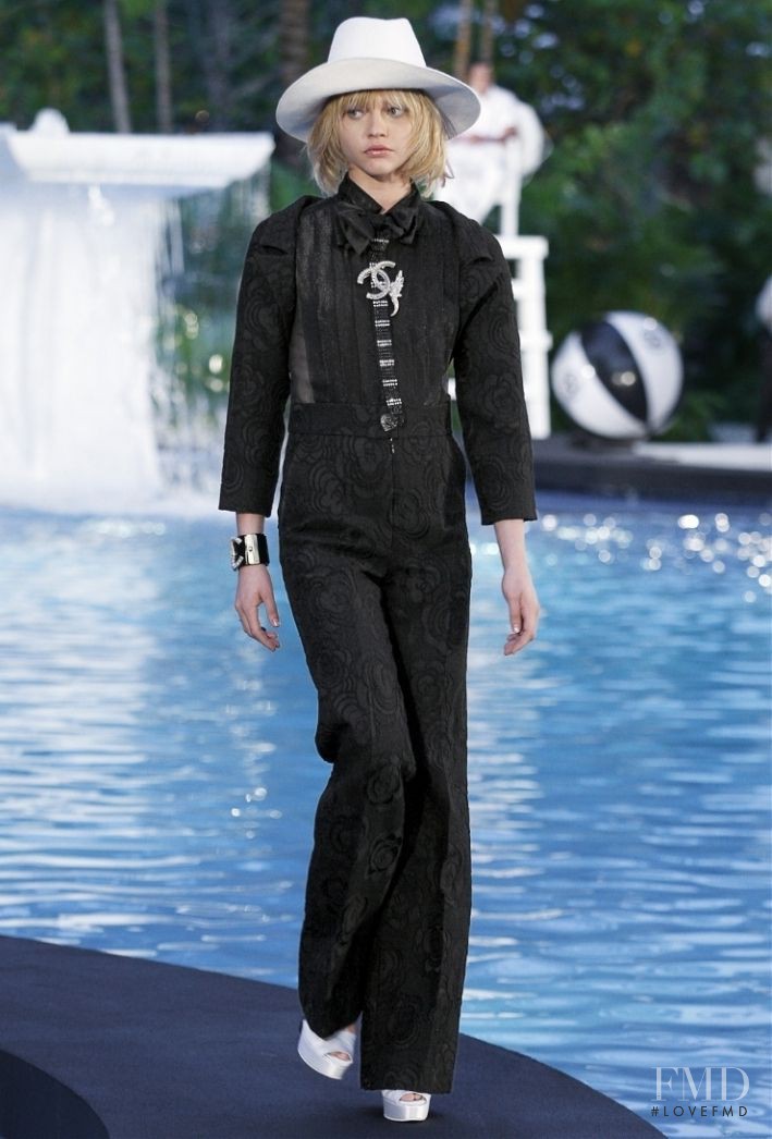 Sasha Pivovarova featured in  the Chanel fashion show for Cruise 2009