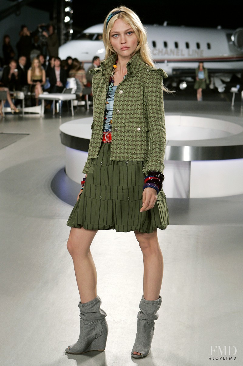 Sasha Pivovarova featured in  the Chanel fashion show for Cruise 2008