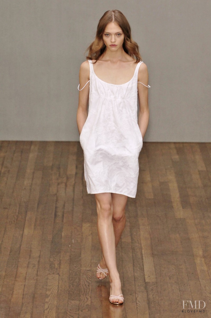 Sasha Pivovarova featured in  the Aquascutum fashion show for Spring/Summer 2006