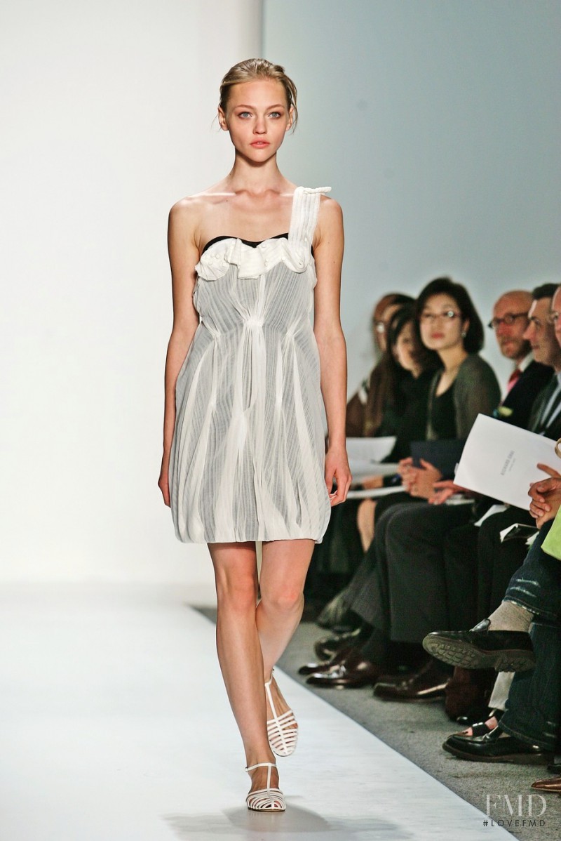 Sasha Pivovarova featured in  the Richard Chai fashion show for Spring/Summer 2007