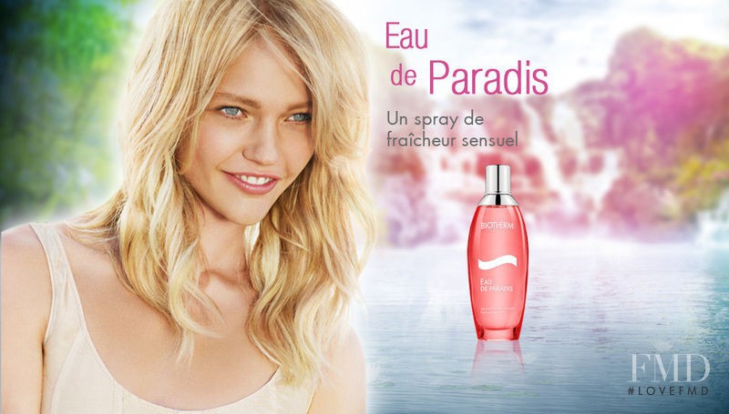 Sasha Pivovarova featured in  the Biotherm "EAU DE PARADIS" advertisement for Spring/Summer 2010