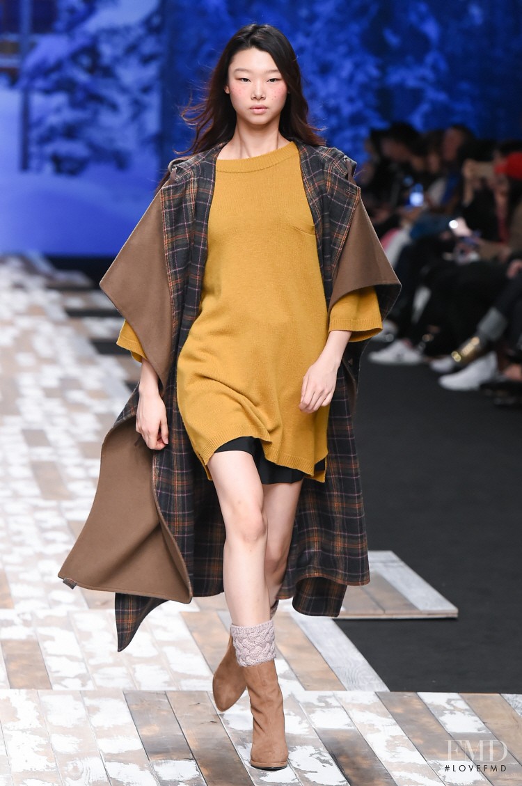 Yoon Young Bae featured in  the Nohant fashion show for Autumn/Winter 2017