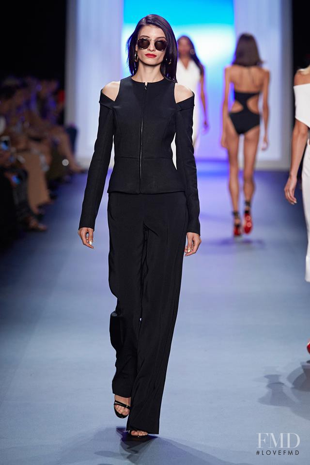 Cushnie Et Ochs fashion show for Spring/Summer 2017