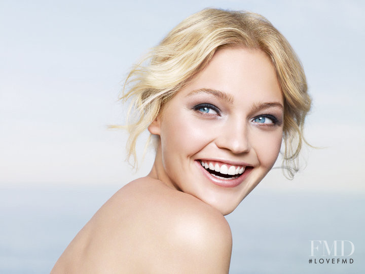 Sasha Pivovarova featured in  the Biotherm Aqua Source advertisement for Summer 2009