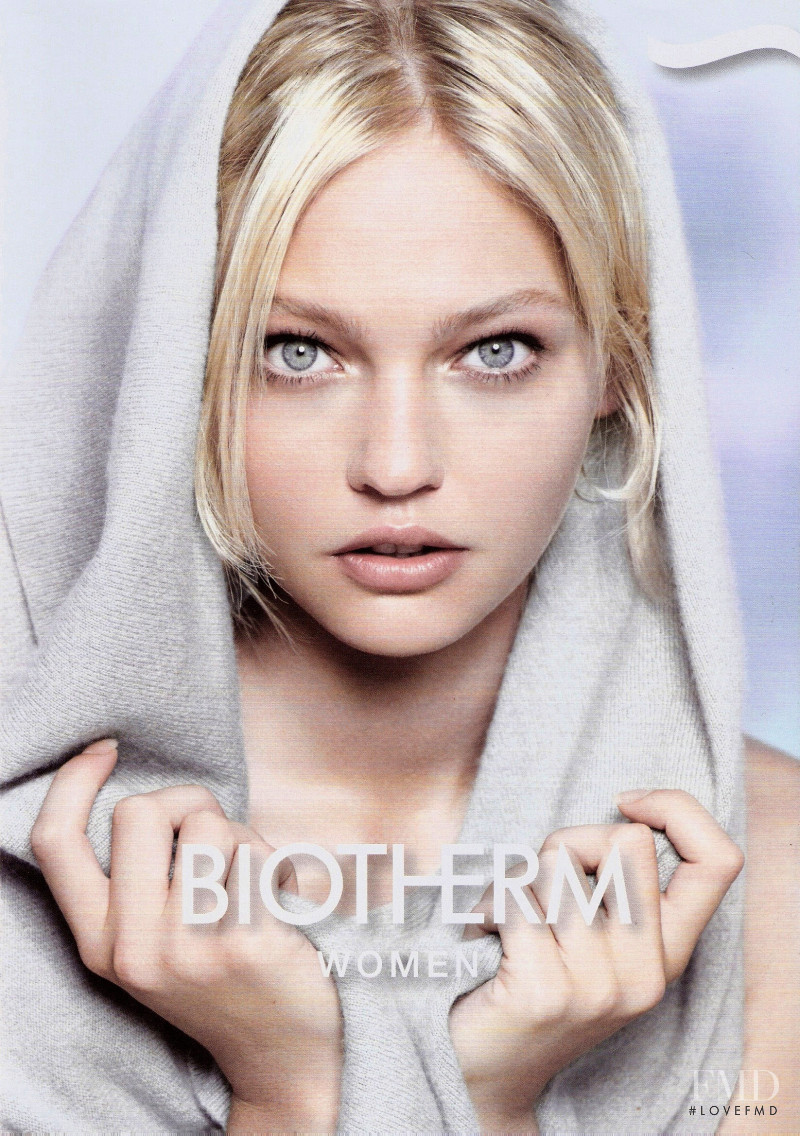 Sasha Pivovarova featured in  the Biotherm Aqua Source advertisement for Summer 2009