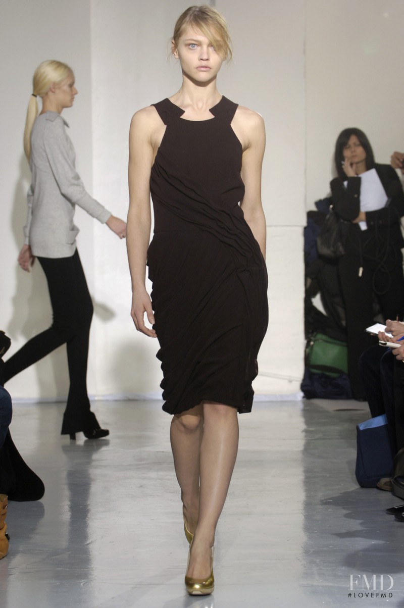 Sasha Pivovarova featured in  the Paco Rabanne fashion show for Autumn/Winter 2006