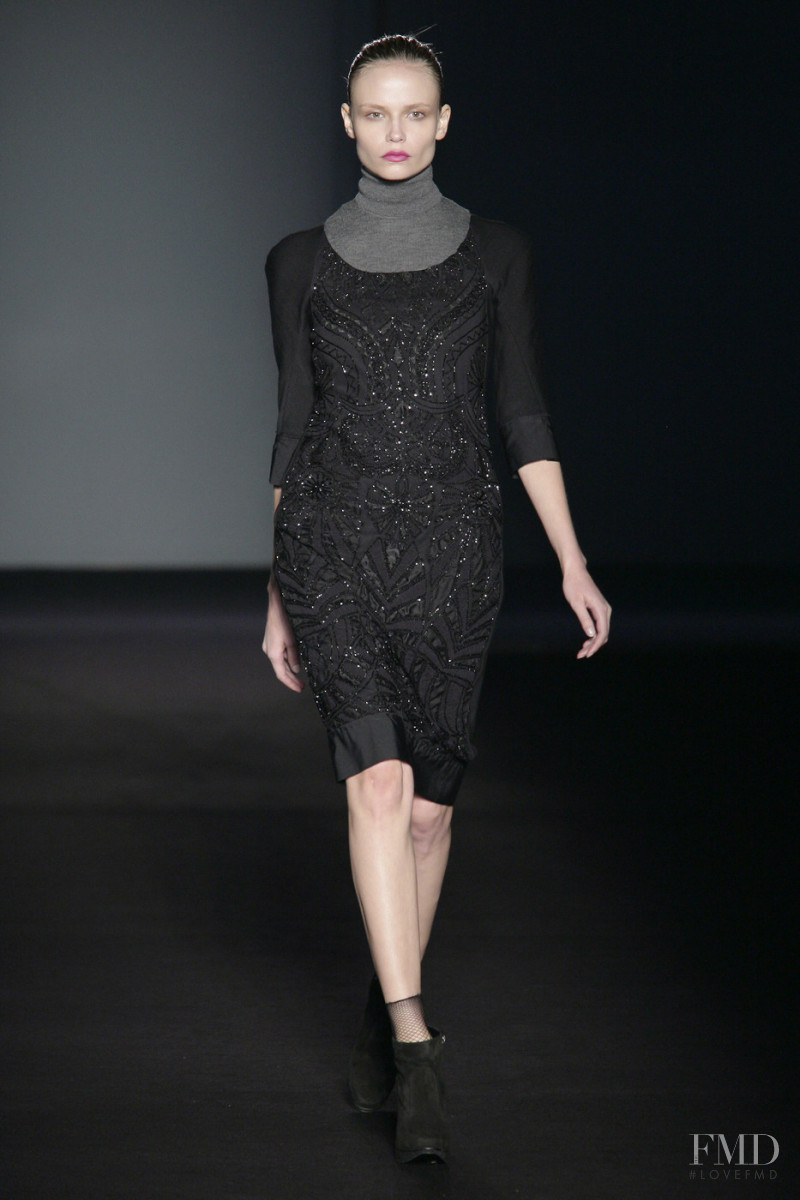 Natasha Poly featured in  the Alberta Ferretti fashion show for Autumn/Winter 2009