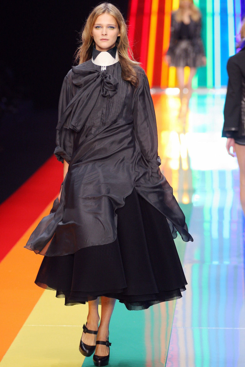 Carmen Kass featured in  the Karl Lagerfeld fashion show for Spring/Summer 2008