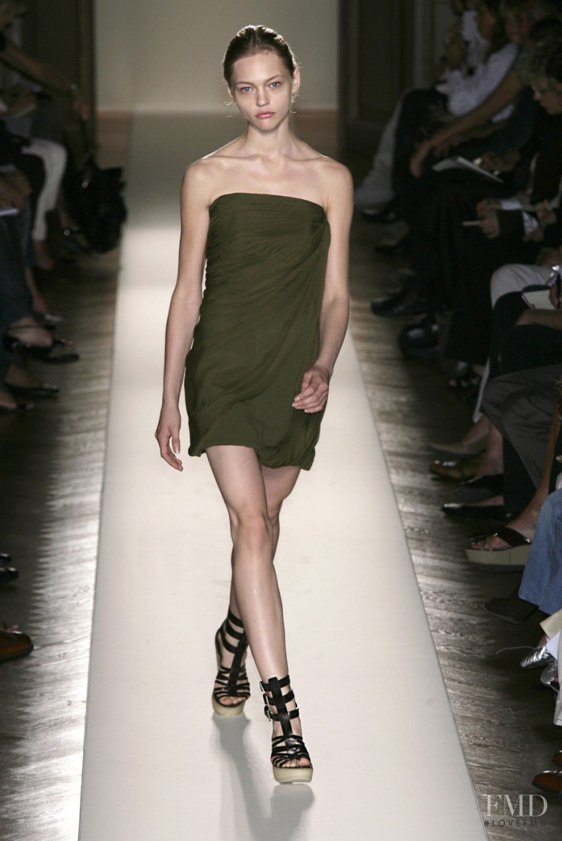 Sasha Pivovarova featured in  the Balmain fashion show for Spring/Summer 2007