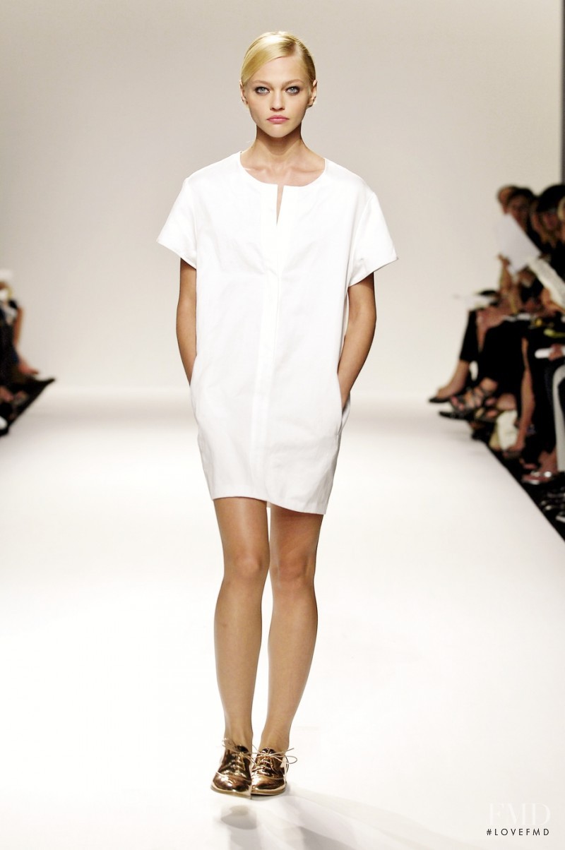 Sasha Pivovarova featured in  the Narciso Rodriguez fashion show for Spring/Summer 2008