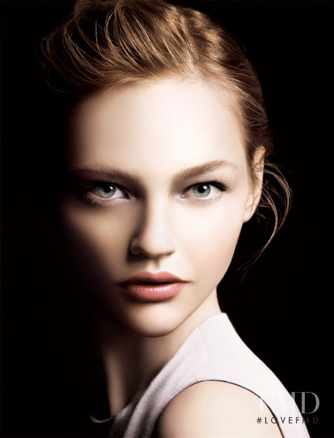 Sasha Pivovarova featured in  the Armani Beauty advertisement for Spring/Summer 2009