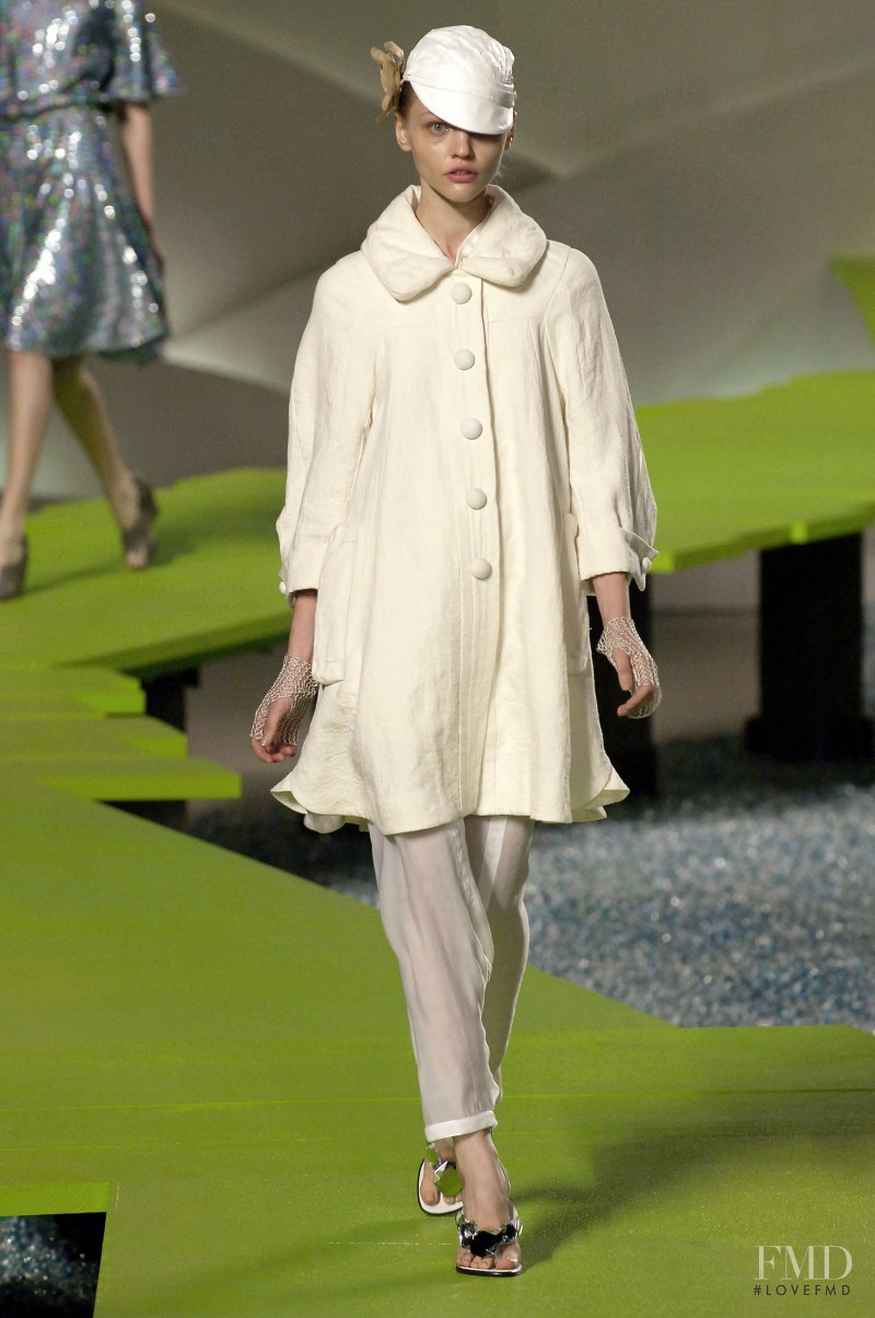 Sasha Pivovarova featured in  the Marc Jacobs fashion show for Spring/Summer 2007